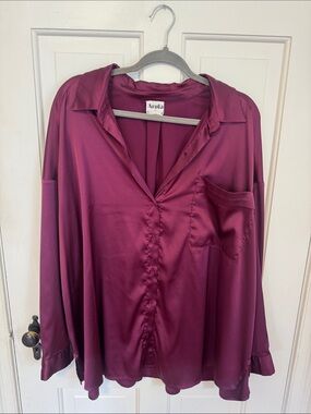 ARULA Satin Button-Front Blouse in Plum
